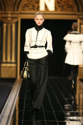 Look 28